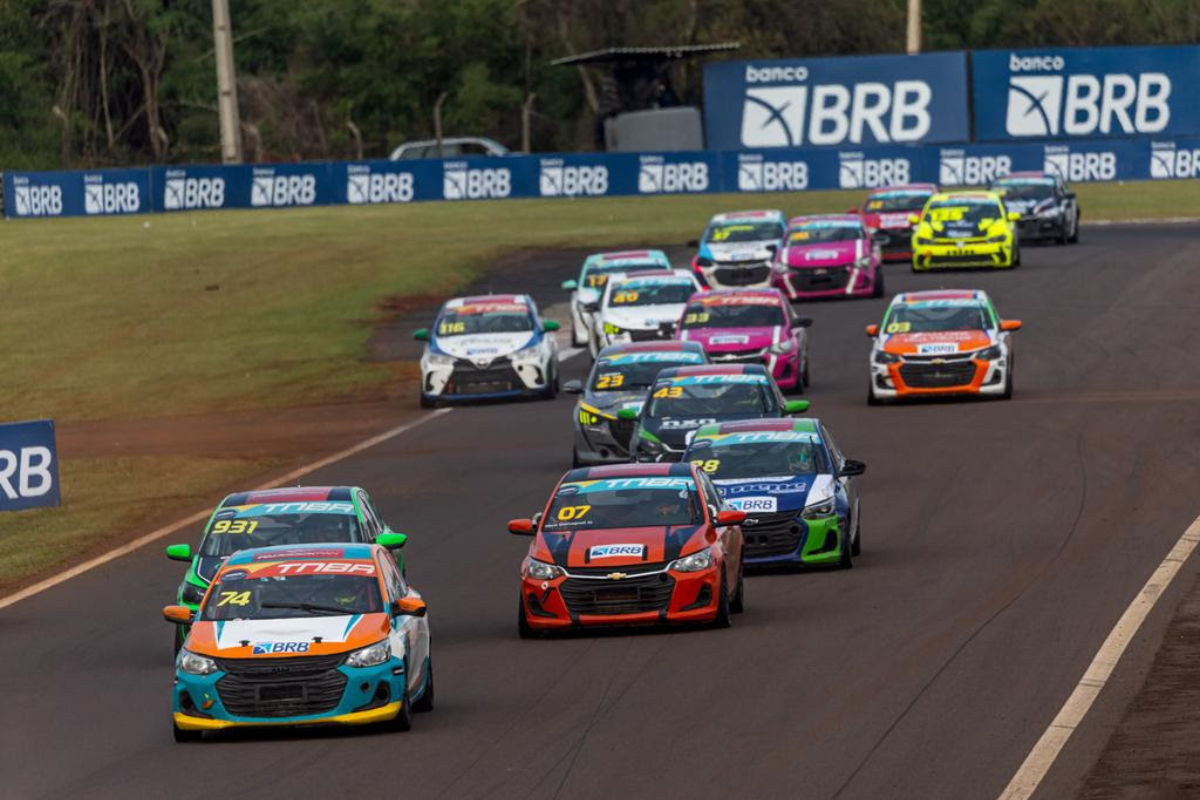 Turismo Nacional abre 10ª temporada com grid cheio no Paraná