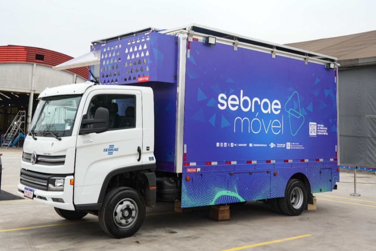 Sebrae Móvel realiza atendimento especial no mês da mulher