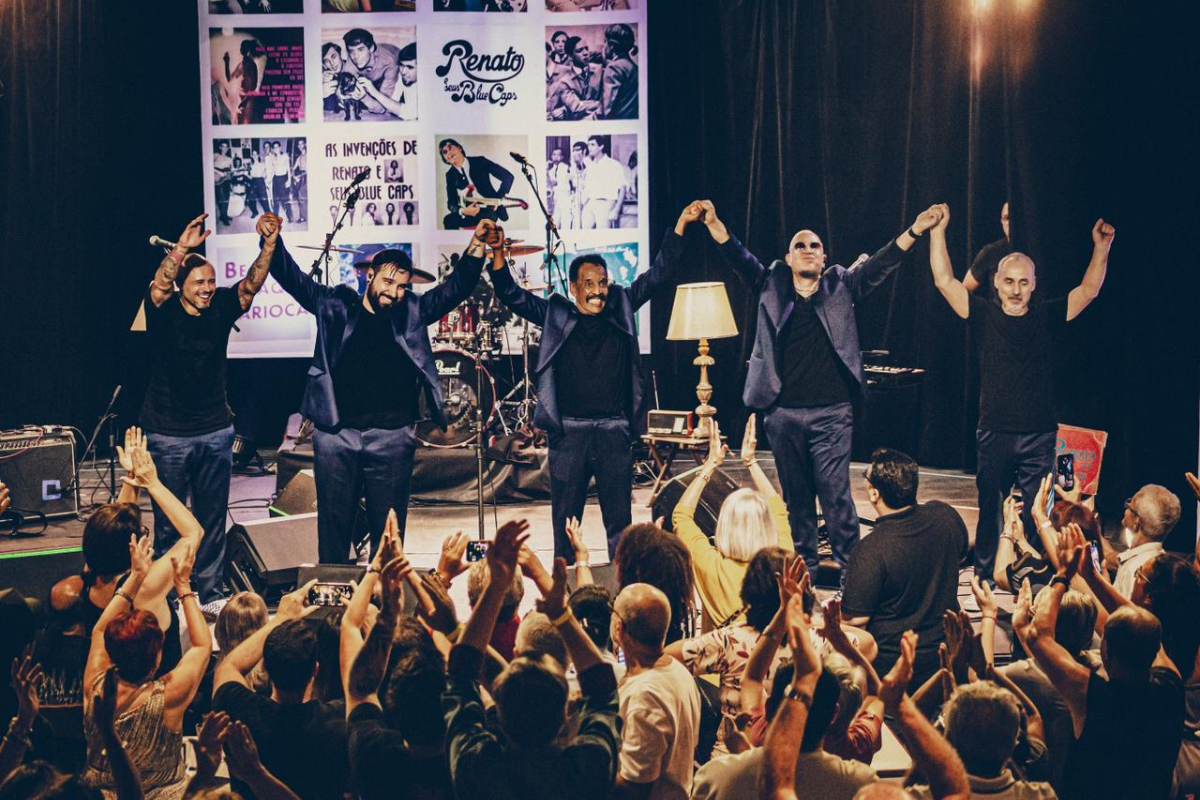 Baile dos Anos 60 recebe Renato e Seus Blue Caps no Clube Piratininga