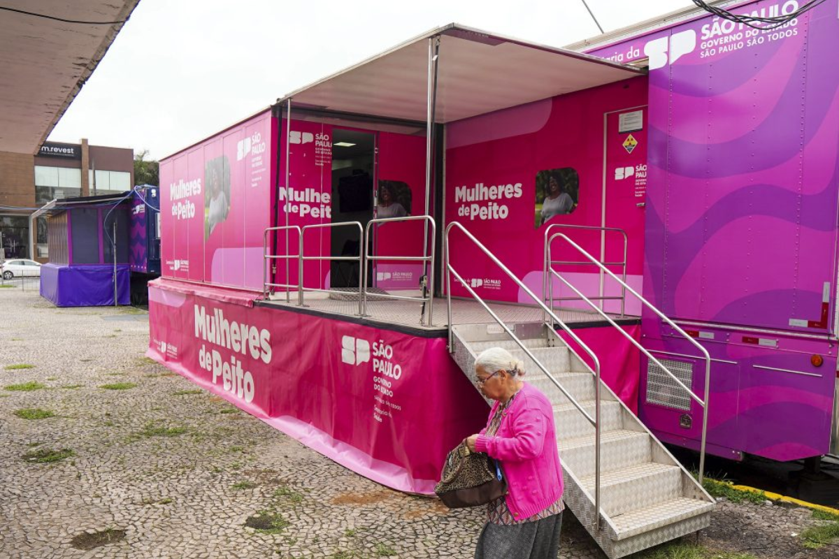 Carretas de mamografia atendem 10 cidades de SP em abril