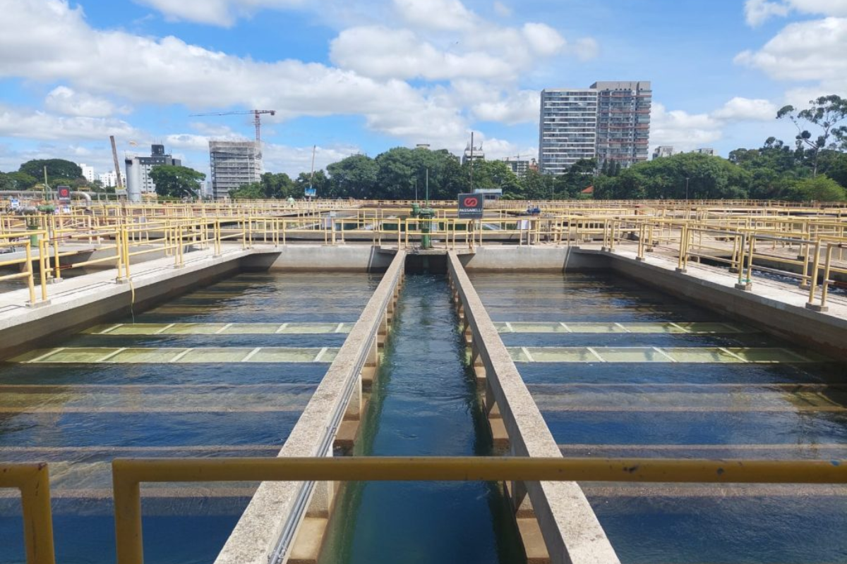 Redução da pressão na Grande SP gera economia de 105 bi de litros