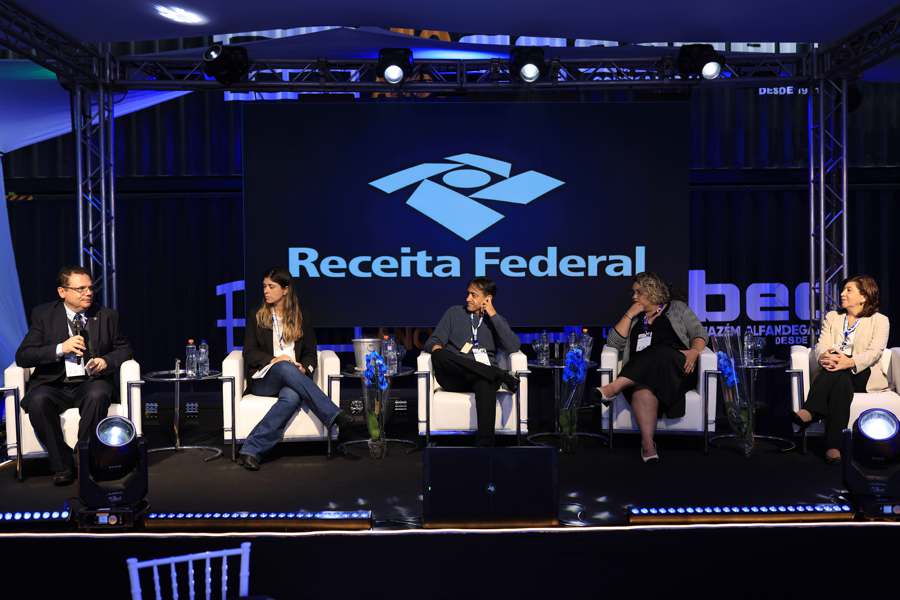 AGESBEC sedia 23ª COLFAQ e debate comércio exterior