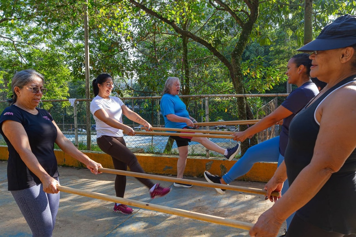 Caminhando Bem reúne 75 mulheres em ação de saúde em Diadema