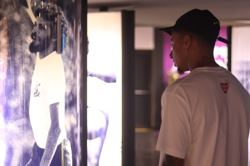 Lingard faz visita e conhece a história do Corinthians