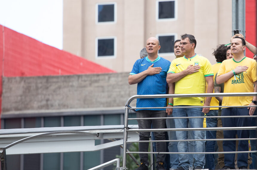 Flávio Bolsonaro - Acorda Brasil - Manifestação