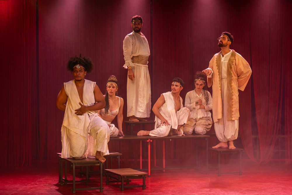 Sonho de uma Noite de Verão encerra temporada no Sesc Santo Amaro