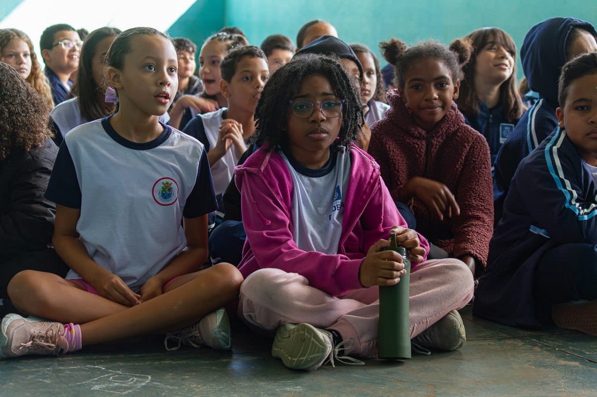 Alunos de Diadema realizam ação ambiental na Represa Billings