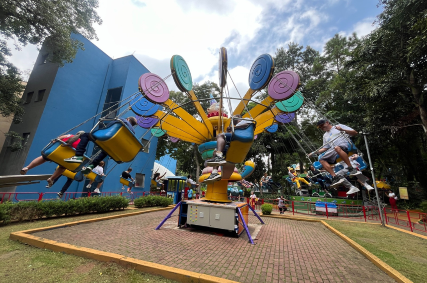 AdoteLand - Adote um Cidadão