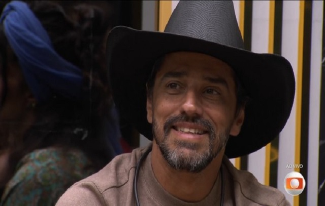 Alberto Cowboy vence prova e iguala recorde no BBB 26