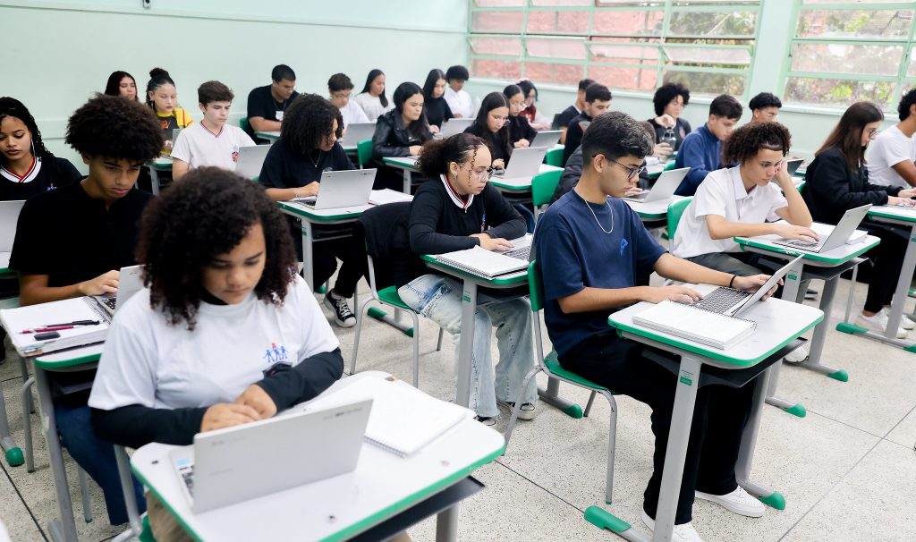 Frequência escolar cresce e reflete em avanço educacional em SP