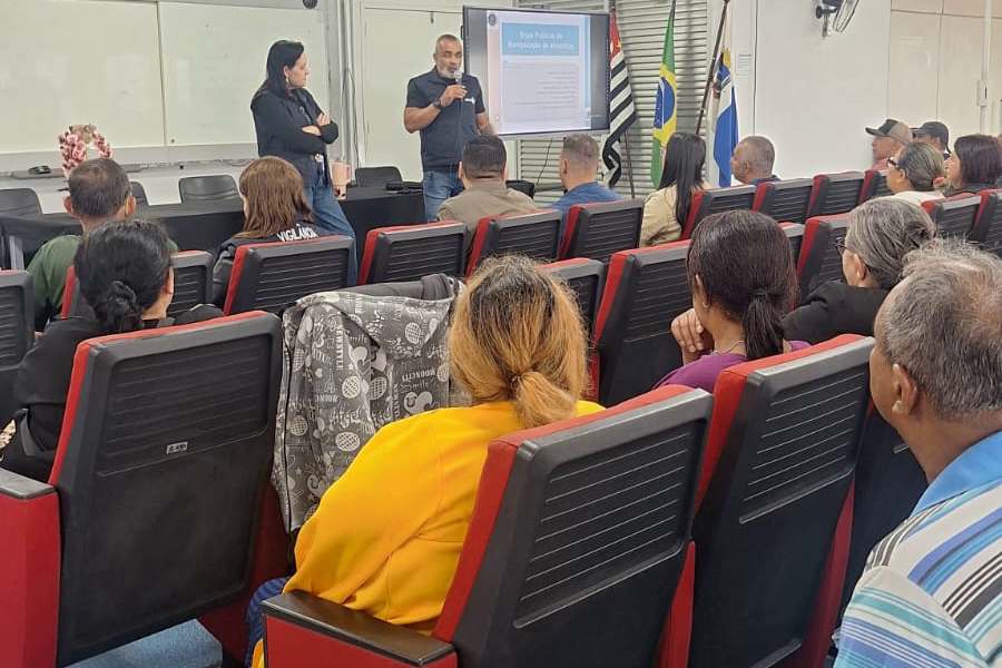 Mauá capacita ambulantes sobre manipulação segura de alimentos