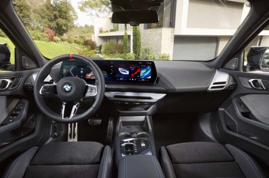 BMW M135 xDrive 2026