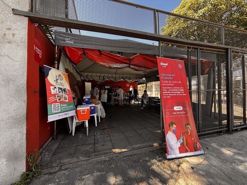 Campanha em São Paulo imuniza cerca de 150 entregadores