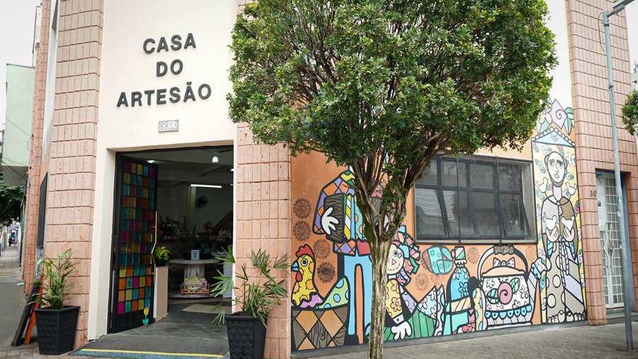 Casa do Artesão leva artesanato a equipamentos públicos