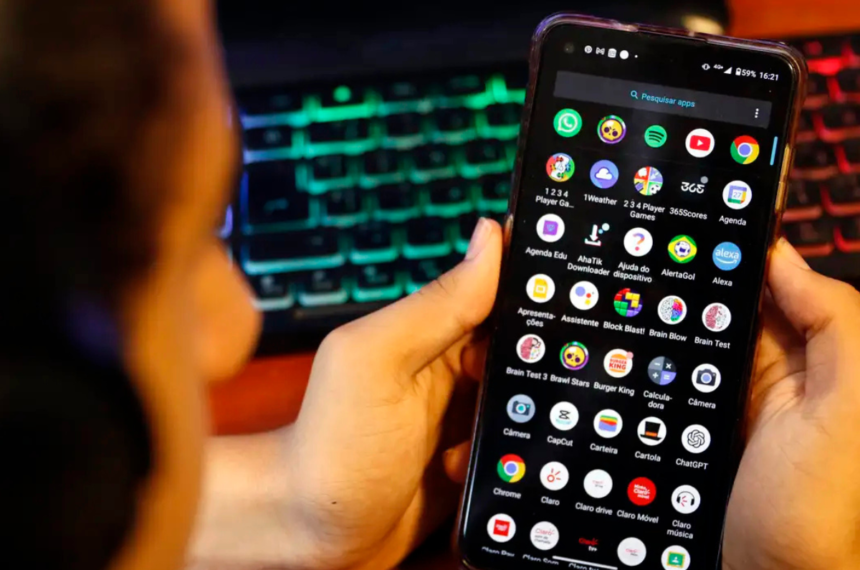 Presença Digital - Redes Sociais - Celular - Smartphone