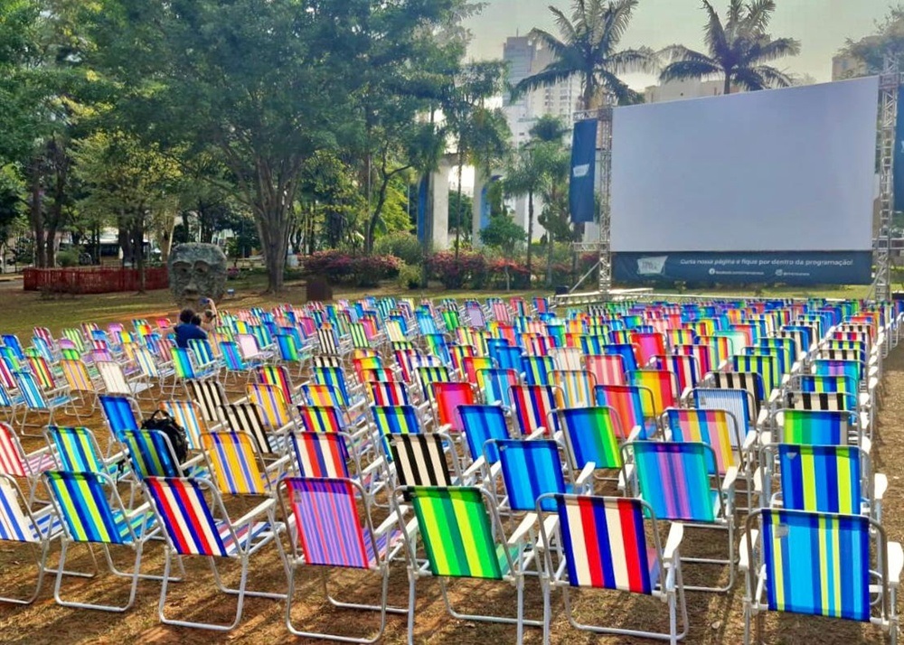 Chuvas causam suspensão de sessões do Cine na Praça em Diadema