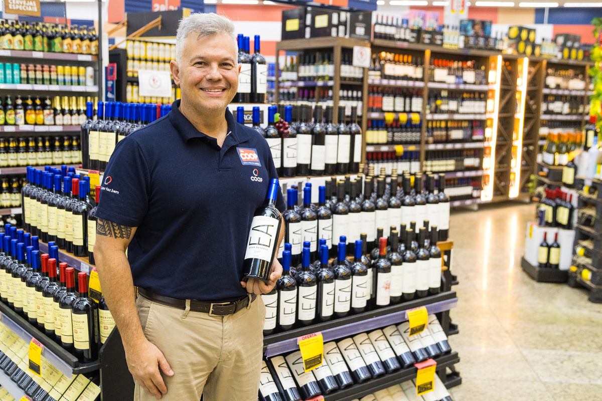 Coop amplia parceria com Vestcasa e aposta em vinhos importados