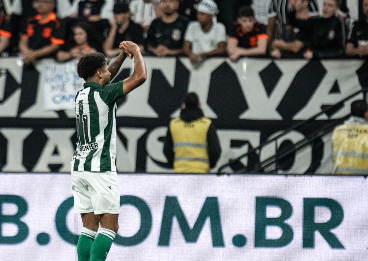 Coritiba é eficiente e vence Corinthians na Neo Química Arena por 2 a 0