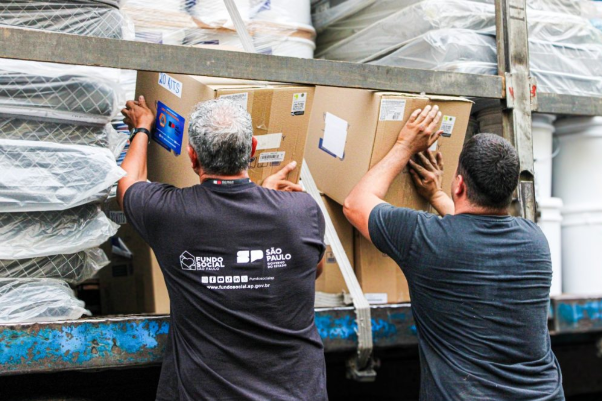 Governo de São Paulo envia ajuda a famílias após temporais no litoral