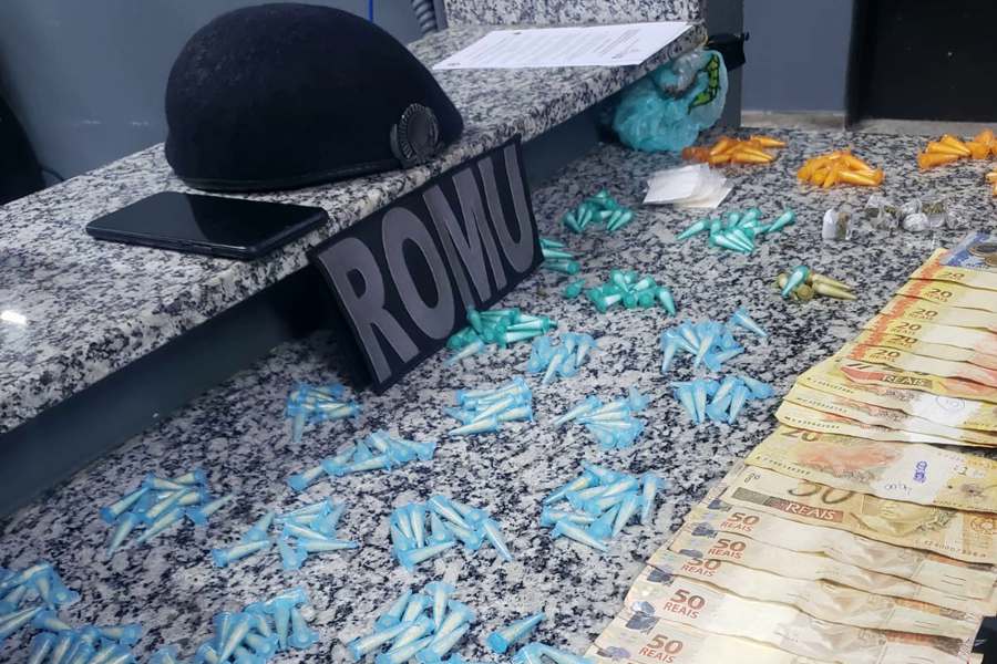 Jovem é detido com drogas e dinheiro em Eldorado