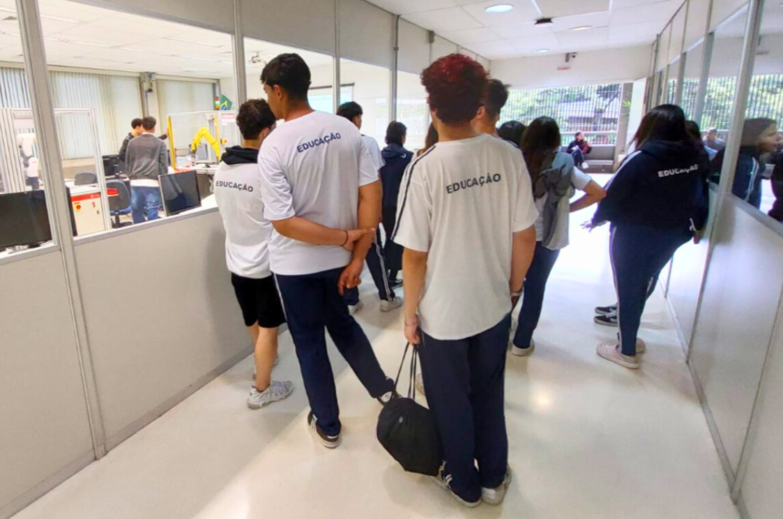 Alunos da EME Alcina Dantas Feijão visitam unidade do SENAI e conhecem tecnologias da Indústria 4.0 - São Caetano