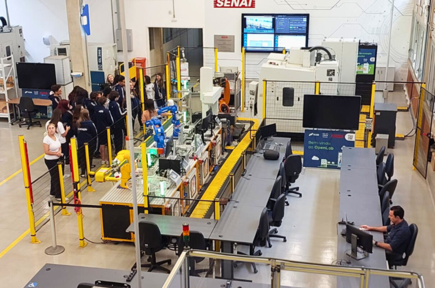 Alunos da EME Alcina Dantas Feijão visitam unidade do SENAI e conhecem tecnologias da Indústria 4.0 - São Caetano