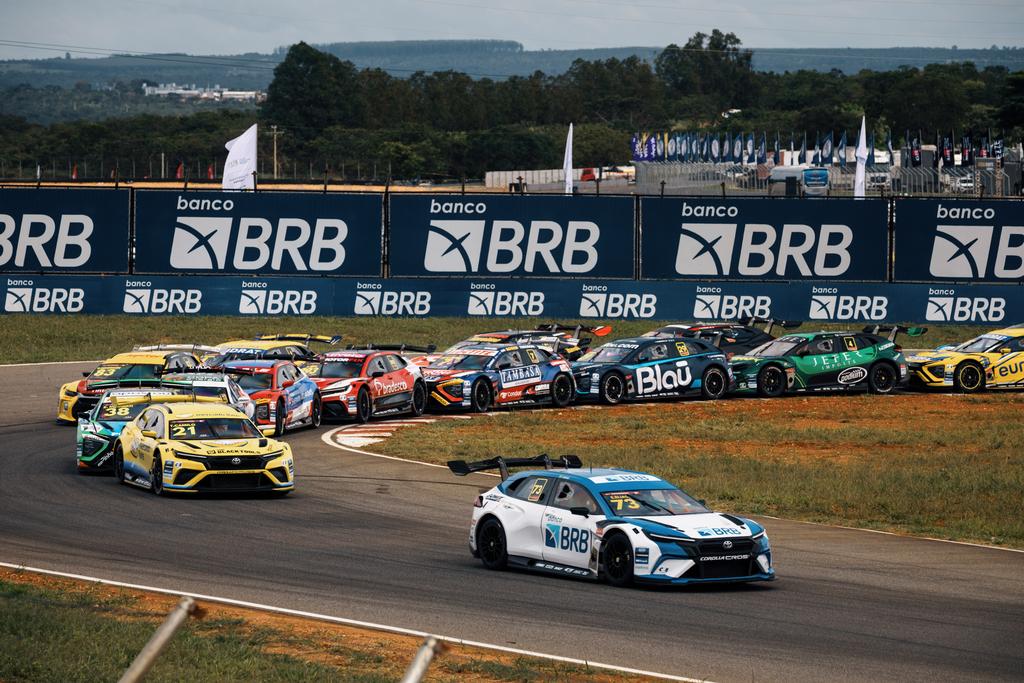 Enzo Elias vence primeira corrida sprint da Stock Car Pro Series