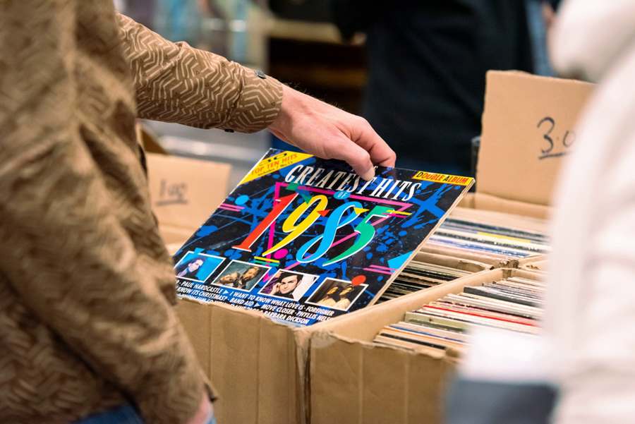 Feira de Discos movimenta o Atrium Shopping