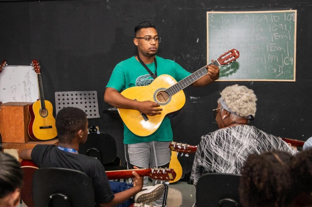 Ferraz de Vasconcelos oferece aulas gratuitas de música