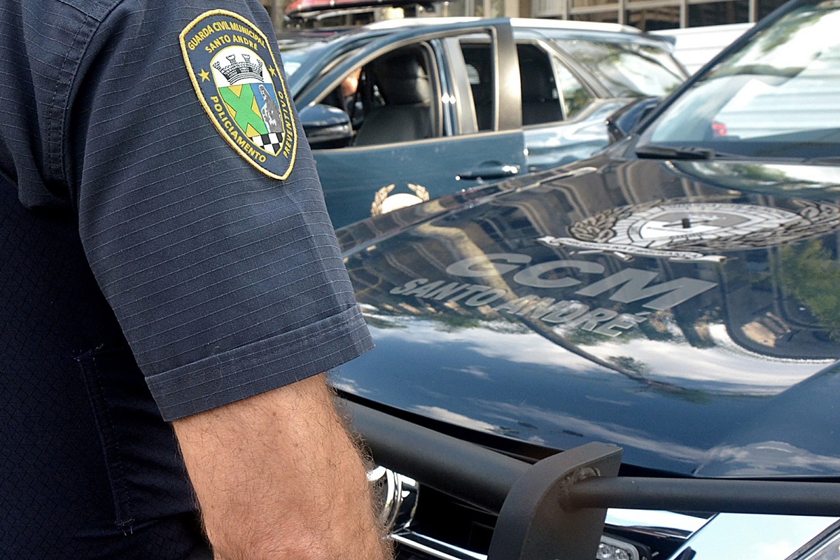GCM de Santo André prende suspeito e recupera carro furtado