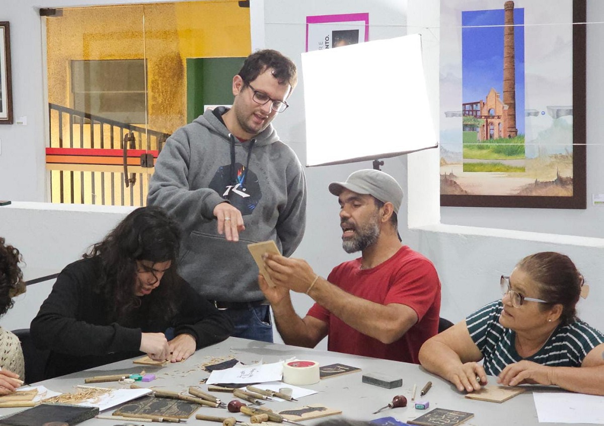 Pinacoteca de Ribeirão Pires celebra um ano com homenagem a artistas