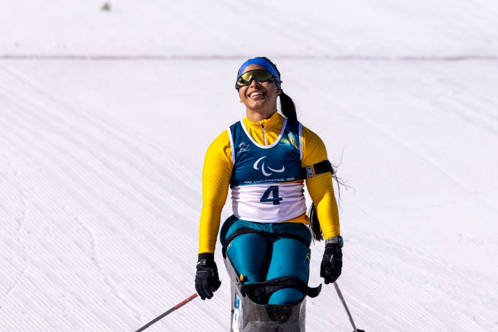 Elena Sena conquista 11º lugar no biatlo nos Jogos Paralímpicos de Inverno