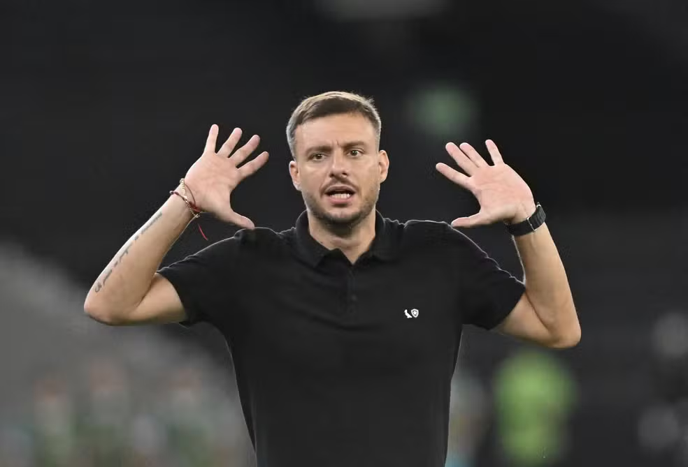 Botafogo anuncia a demissão de Martín Anselmi