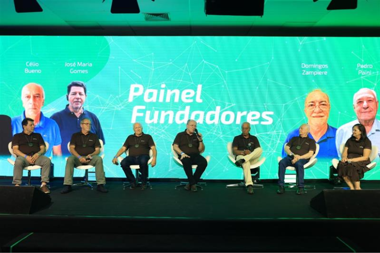 Sicredi Vale do Piquiri sedia 1º Summit de Governança