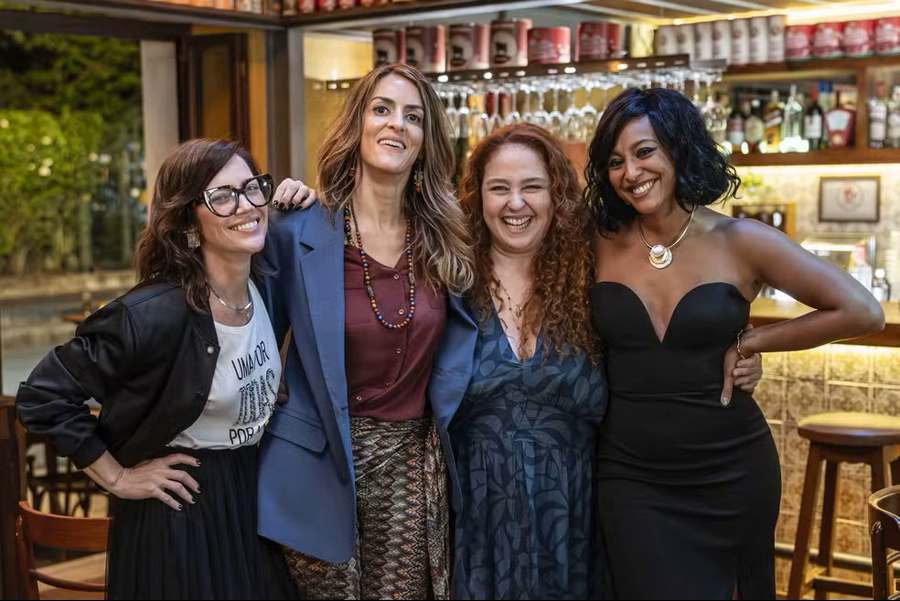 Via Streaming – Amizades nunca saem de moda