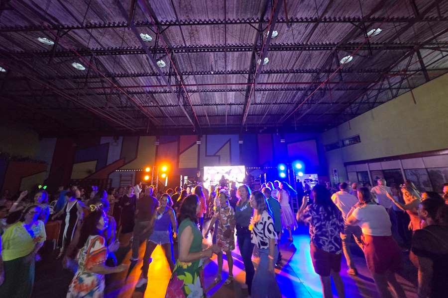 Luau Aloha da Melhor Idade reúne solidariedade e diversão