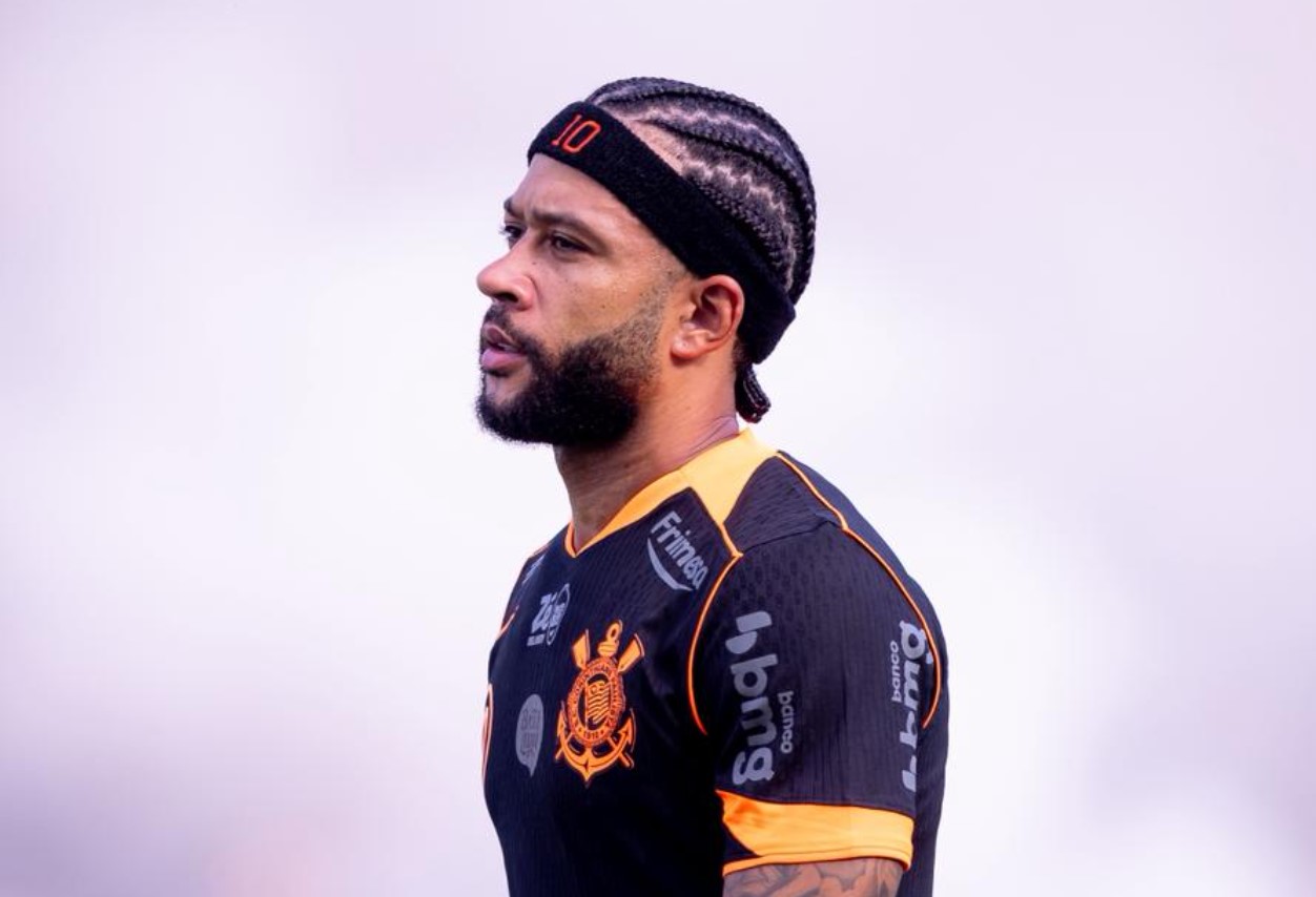 Memphis entra na reta final de contrato focado na Copa e tem situação incerta no Corinthians