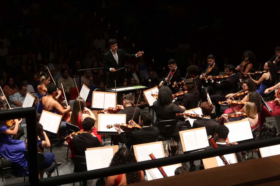 Orquestra Juvenil Heliópolis se apresenta na Páscoa
