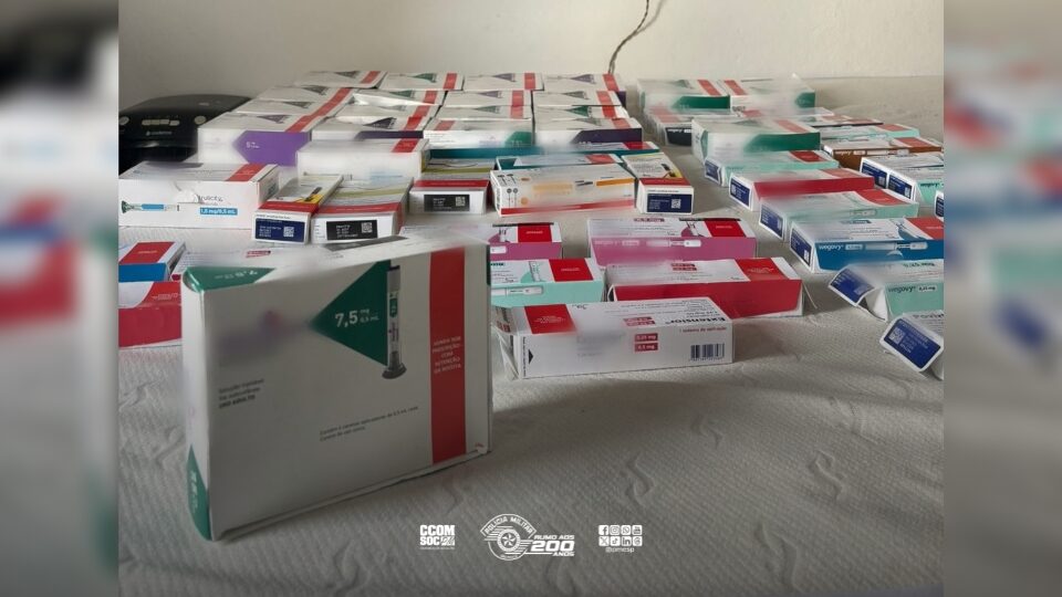 Polícia Militar apreende 180 caixas de canetas emagrecedoras