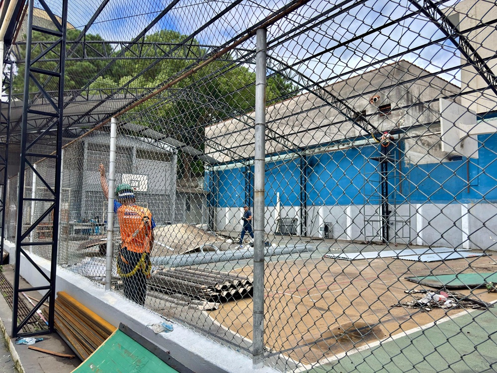 São Caetano reforma quadra da EMEF Olyntho Voltarelli