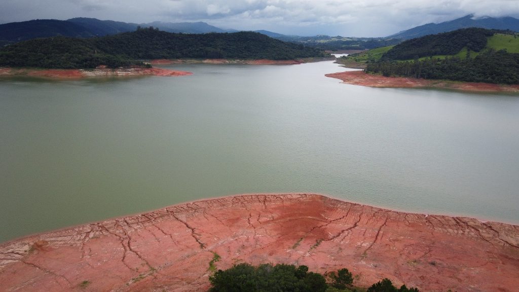 SP mantém redução de pressão de água por 10 horas durante a noite