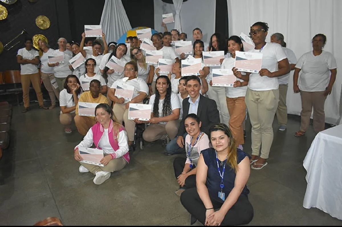 Sebrae-SP recebe Selo Ressocialização Funap por apoio a egressos