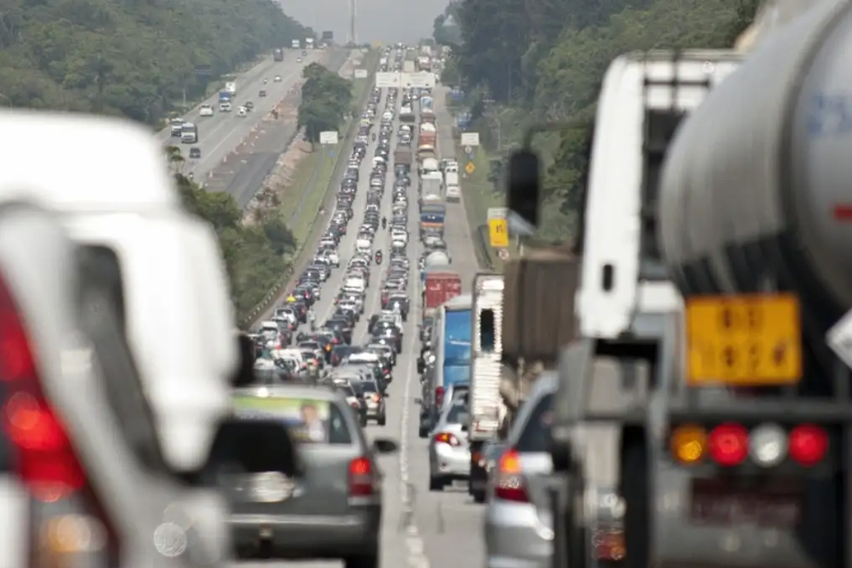 Veículos pesados expõem gargalos e riscos no transporte brasileiro