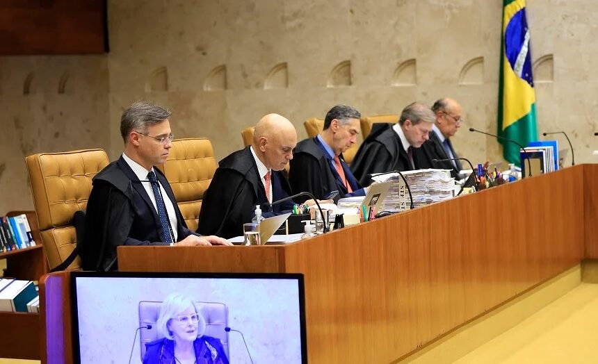 Ministros do STF analisam se juiz pode atuar em causa de cliente de escritório de familiar.