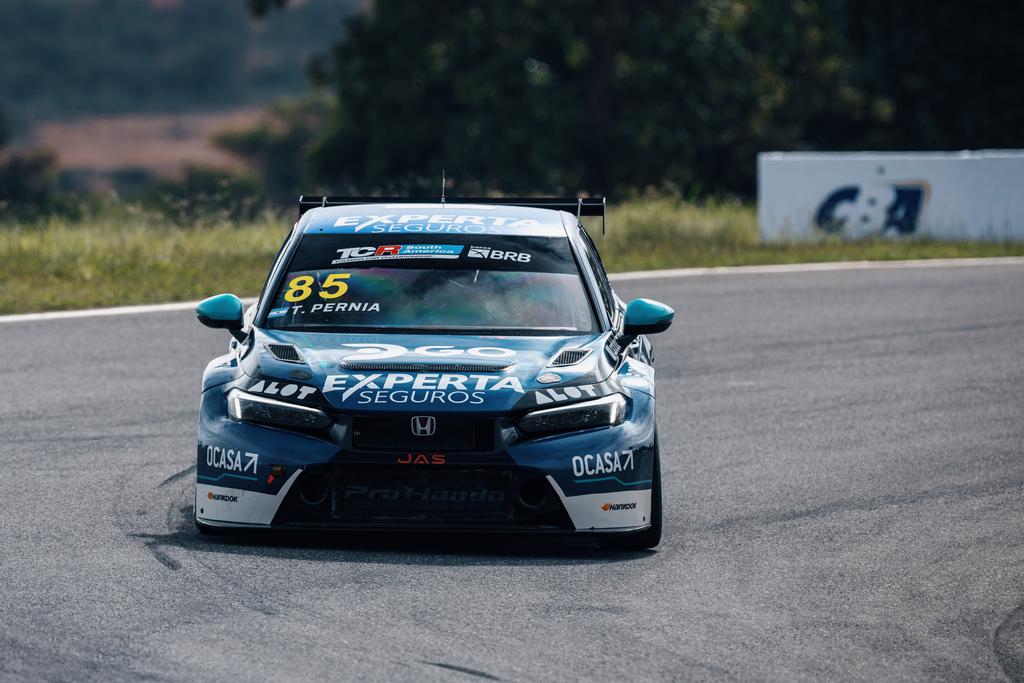 Tiago Pernia lidera um dos treinos livres na TCR Brasil em Curvelo