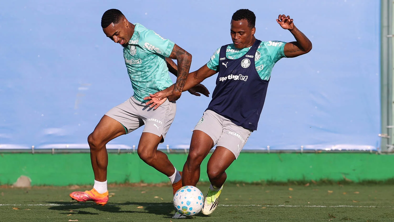 Palmeiras treina com ênfase em bola aérea e define time; confira a provável escalação