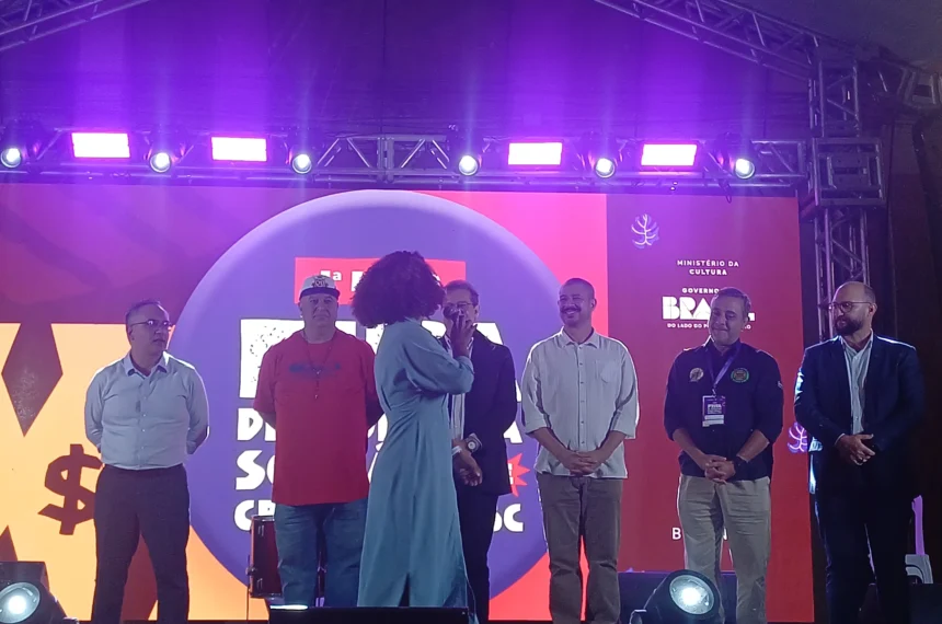 Feira de economia solidária e criativa