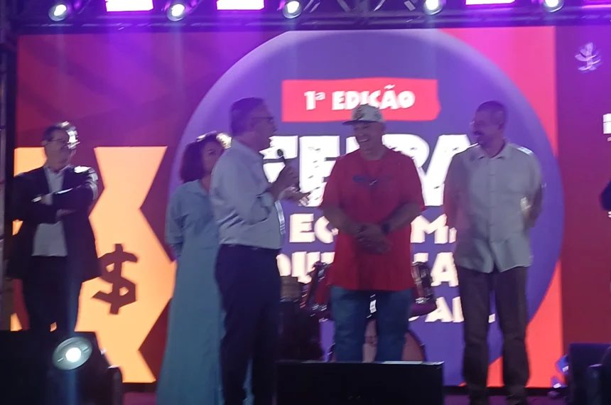 Feira de economia solidária e criativa