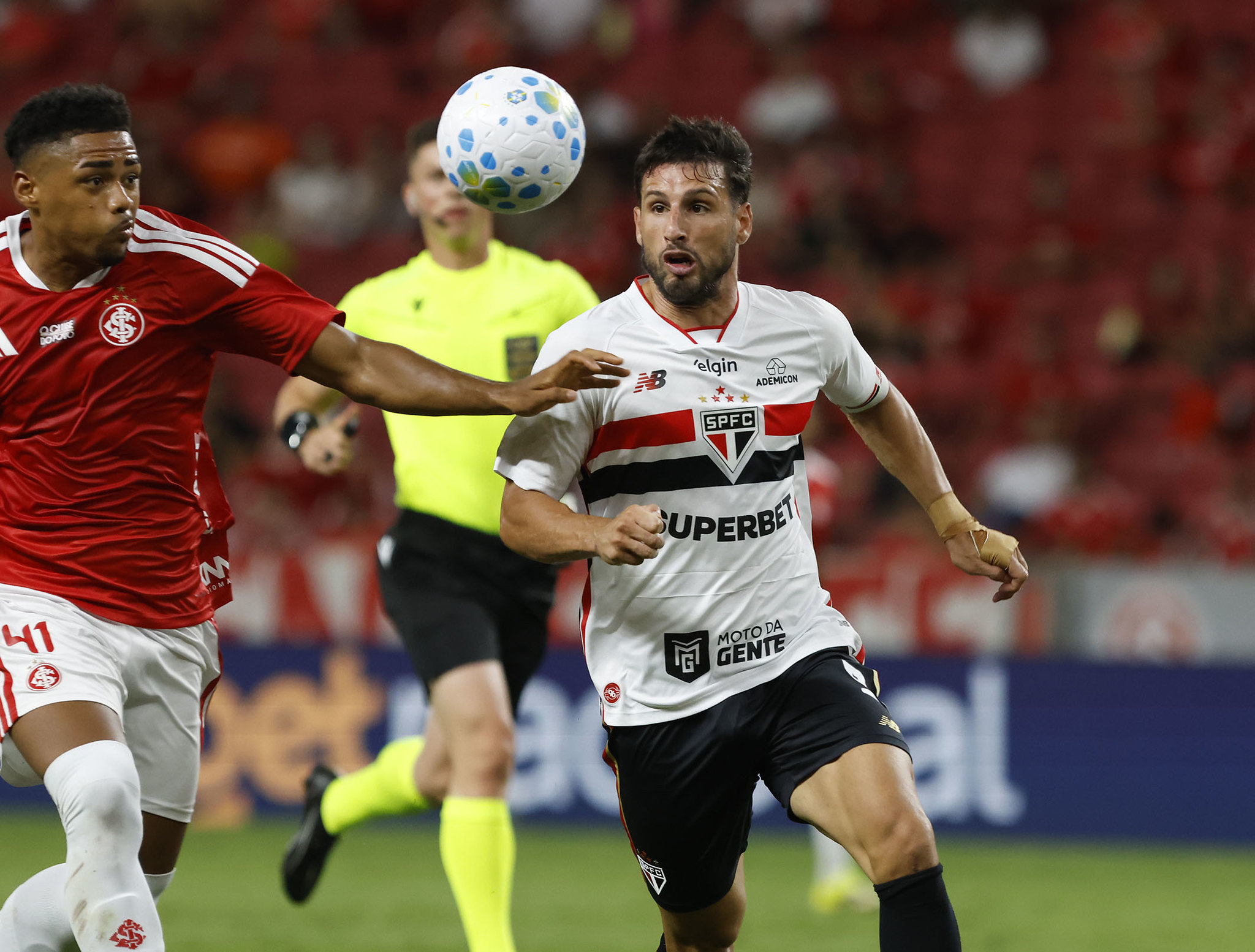 Calleri cobra dos atacantes após empate: “Precisamos fazer mais gols”
