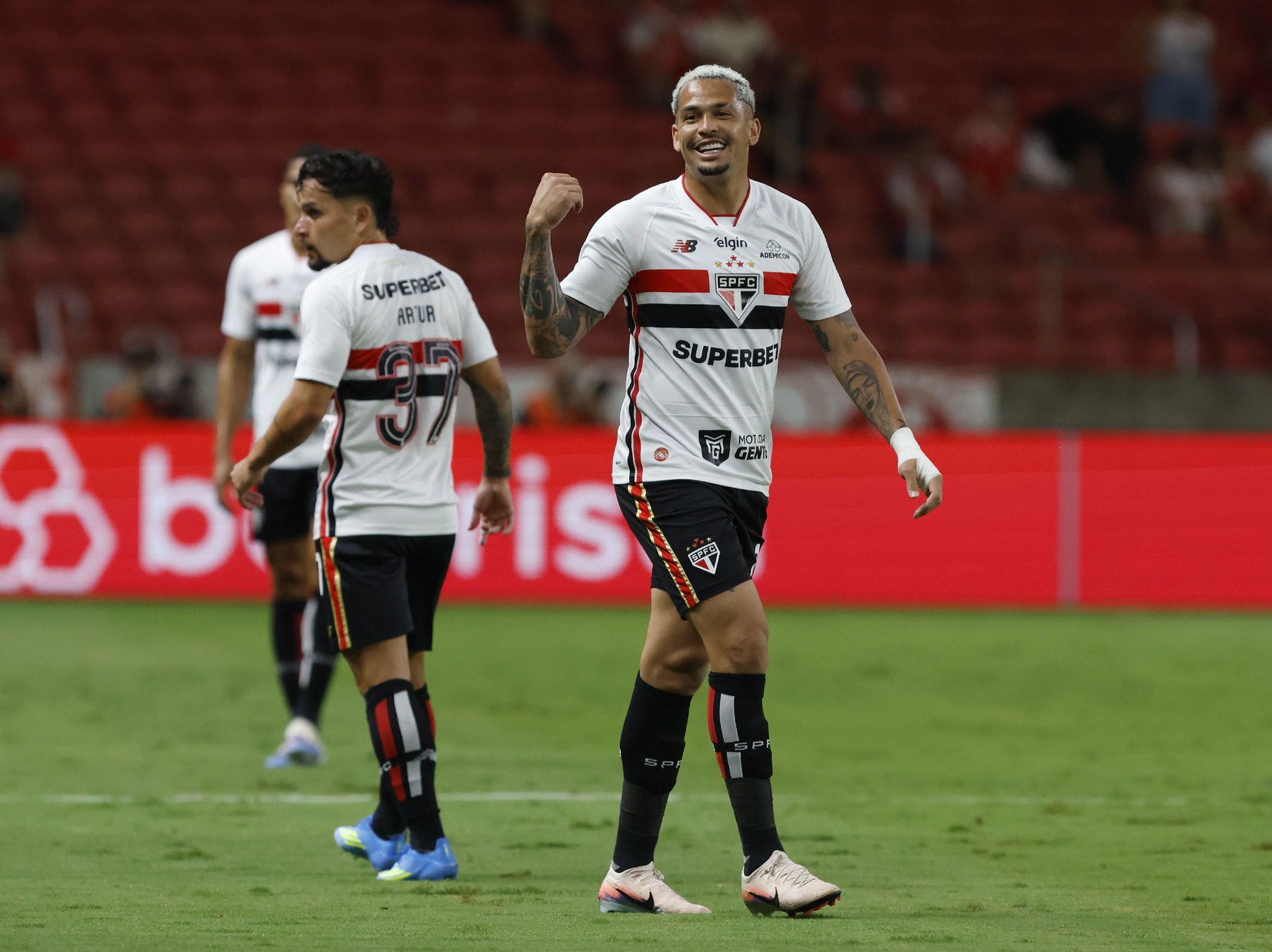 Luciano e Marcos Antônios viram “alvos” de Roger Machado com mudança de formação